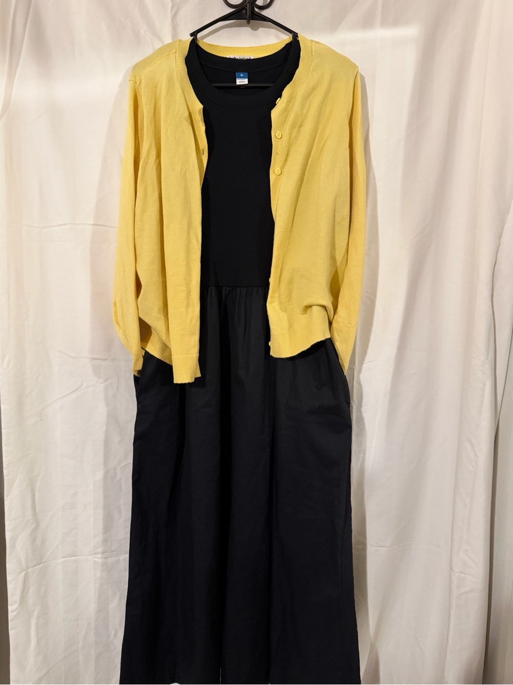 Old Navy Black Sleeveless Fit & Flare Midi Dress - Picture 3 of 3